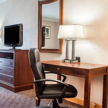 Clarion Hotel Buffalo Airport Williamsville Buitenkant foto